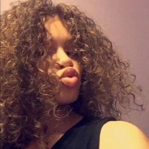 Meet your Posher, Lacey